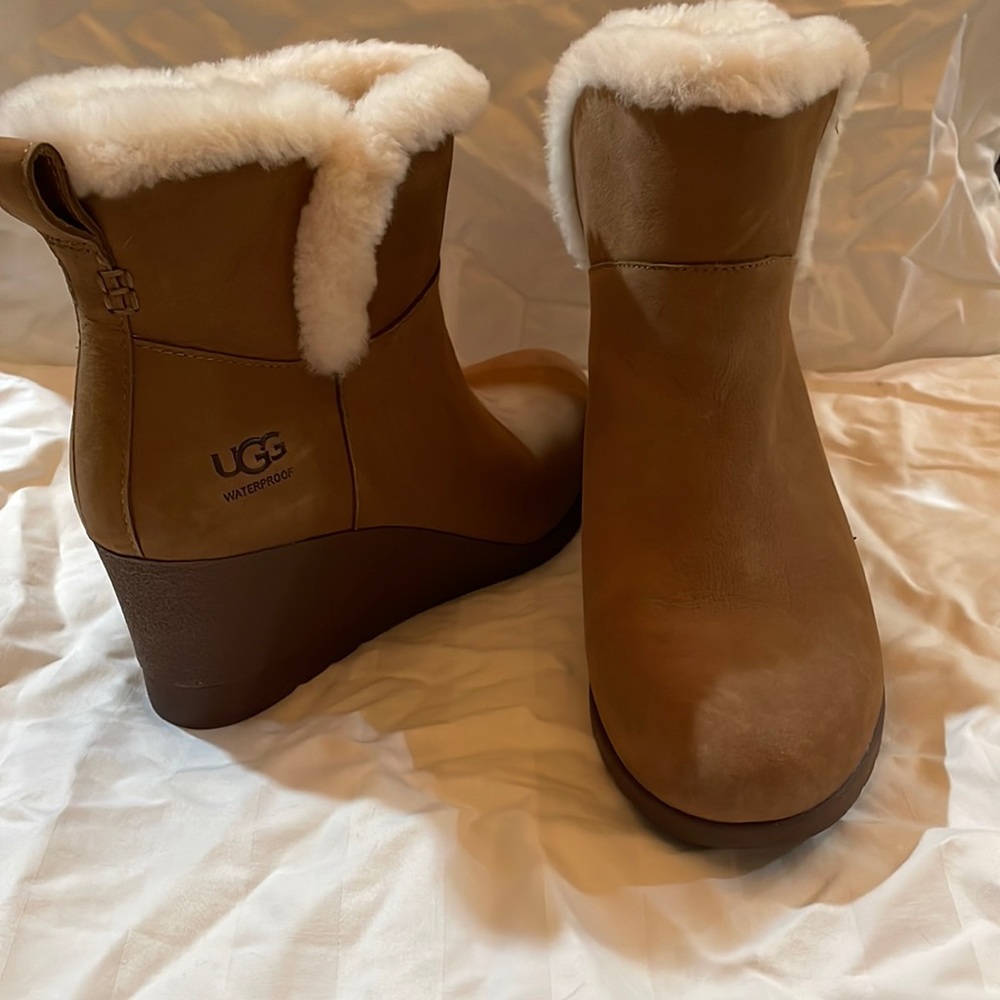 UGG Devorah Waterproof shearling lined boots, worn once, smoke free home